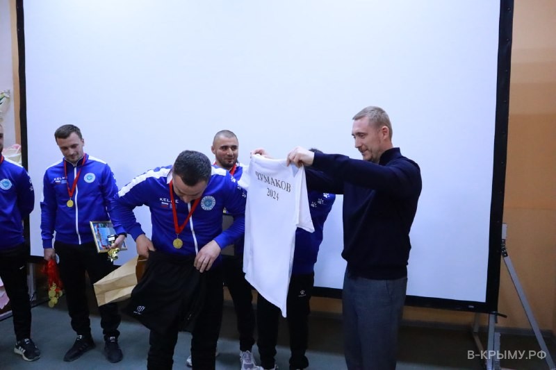 Награждение победителей Чемпионата Белогорского района по футболу